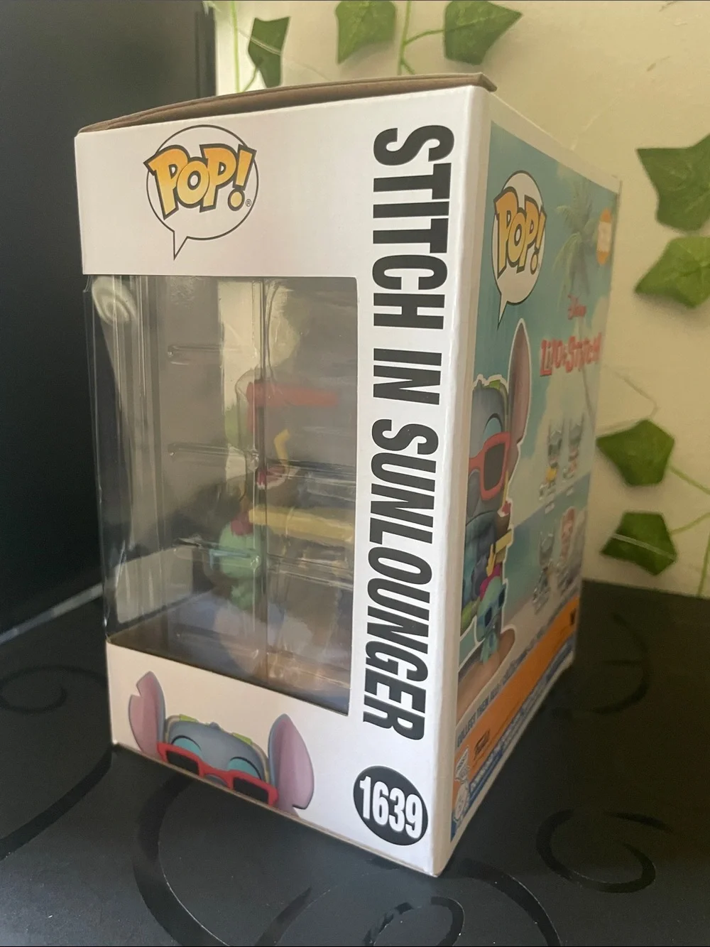 Funko Pop! Lilo & Stitch Stitch in Sunlounger - Blue with Red Sunglasses